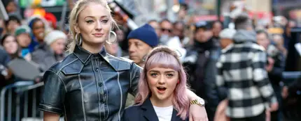 Sophie Turner y Maisie Williams Sophie Turner y Maisie Williams