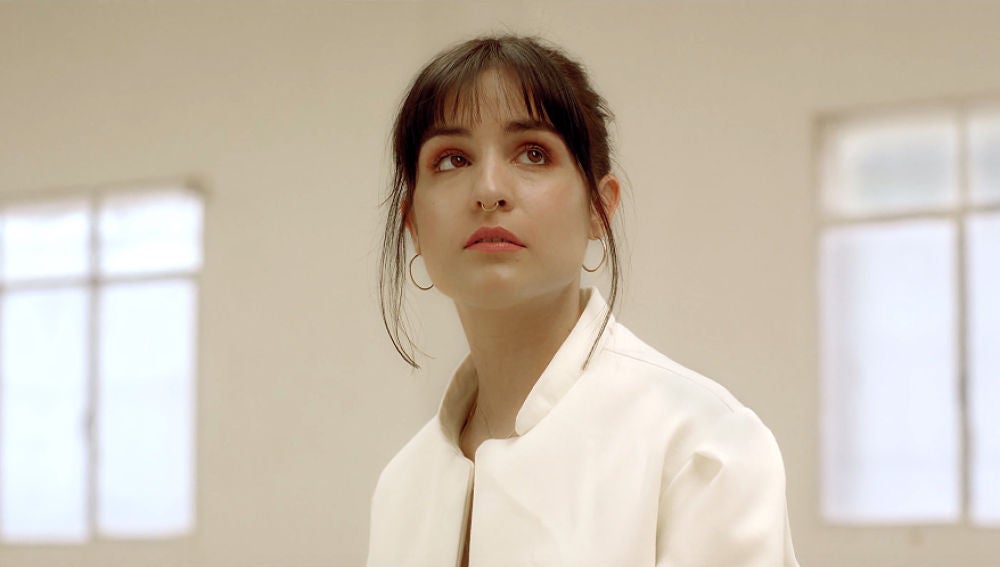 Natalia Lacunza en el vídeo de 'nana triste'