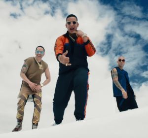 Daddy Yankee y Wisin y Yandel en el videoclip de 'Si Supieras' Daddy Yankee y Wisin y Yandel en el videoclip de 'Si Supieras'