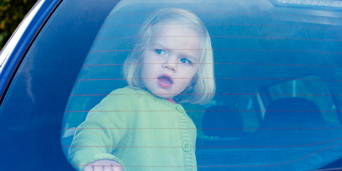 No dejes a los niños en el coche