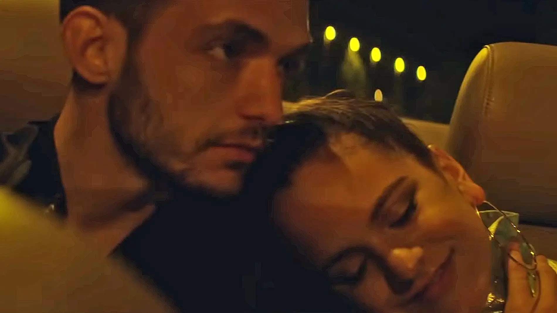 C. Tangana y Rosalía en el vídeo de 'Antes de morirme' C. Tangana y Rosalía en el vídeo de 'Antes de morirme'