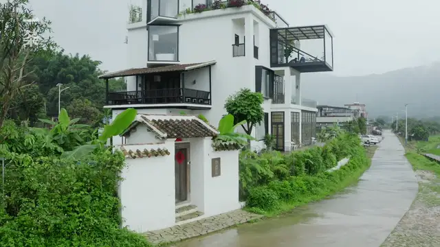 La casa en la que vivirán las siete amigas, tras su remodelación