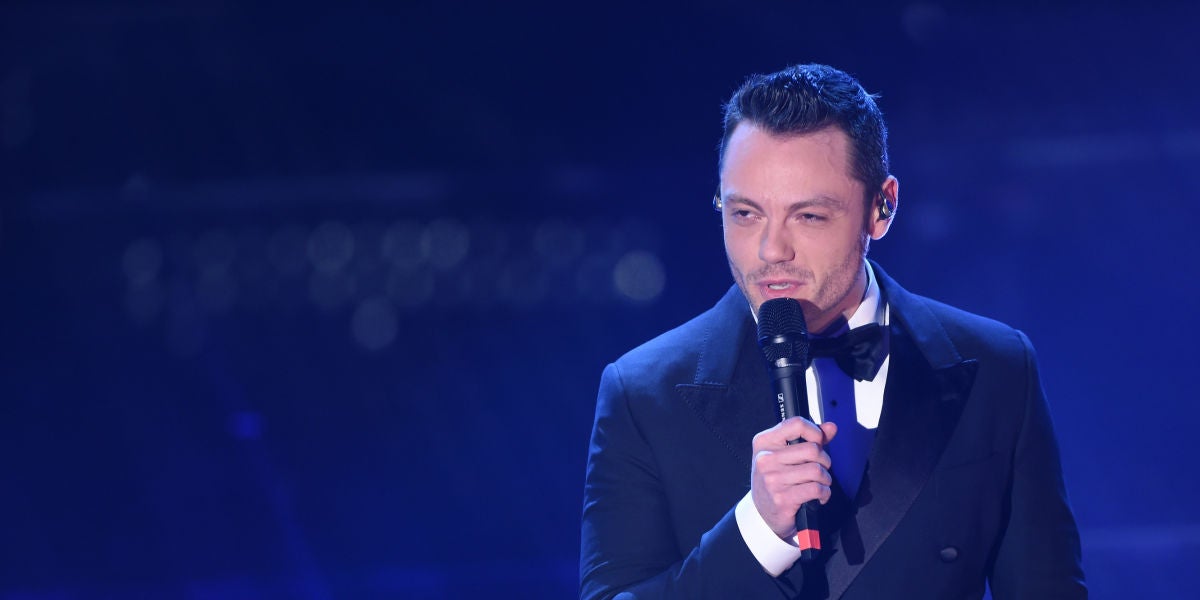 Tiziano Ferro durante un concierto