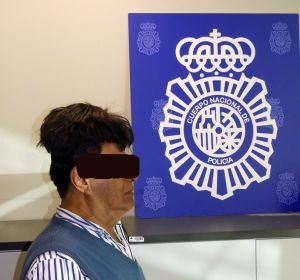 Detenido por ocultar droga bajo su peluquín Detenido por ocultar droga bajo su peluquín