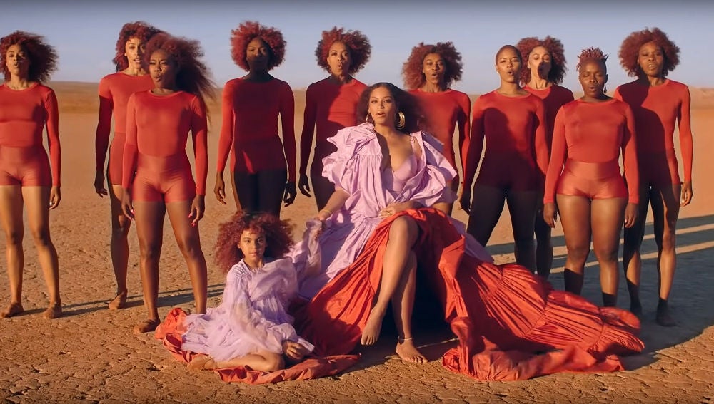 Beyoncé y Blue Ivy en el vídeo de 'Spirit'