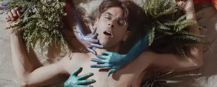 Don Patricio y Rels B se van a las carreras en el vídeo de su nuevo tema '¿Cómo te va, querida?' Don Patricio y Rels B se van a las carreras en el vídeo de su nuevo tema '¿Cómo te va, querida?'
