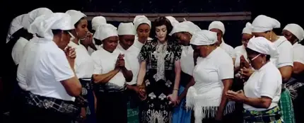 Madonna con las batukadeiras en el videoclip de 'Batuka' Madonna con las batukadeiras en el videoclip de 'Batuka'