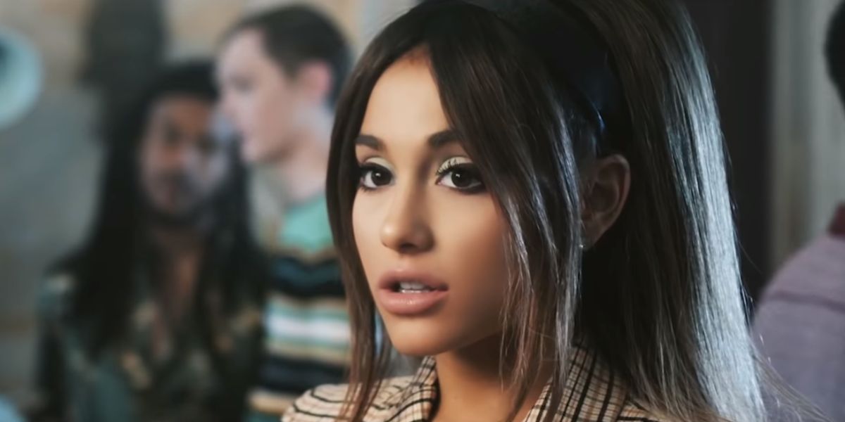 Ariana Grande en el videoclip de 'boyfriend'