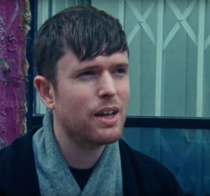 James Blake en el vídeo de 'Can't believe the way we flow' James Blake en el vídeo de 'Can't believe the way we flow'