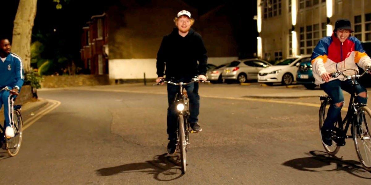 Dave, Ed Sheeran y Paulo Londra en el videoclip de 'Nothing On You'