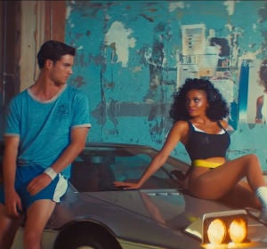 Una pareja de bailarines en el vídeo de 'Higher love' de Kygo y Whitney Houston Una pareja de bailarines en el vídeo de 'Higher love' de Kygo y Whitney Houston