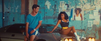 Una pareja de bailarines en el vídeo de &#39;Higher love&#39; de Kygo y Whitney Houston
