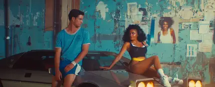 Una pareja de bailarines en el vídeo de 'Higher love' de Kygo y Whitney Houston Una pareja de bailarines en el vídeo de 'Higher love' de Kygo y Whitney Houston