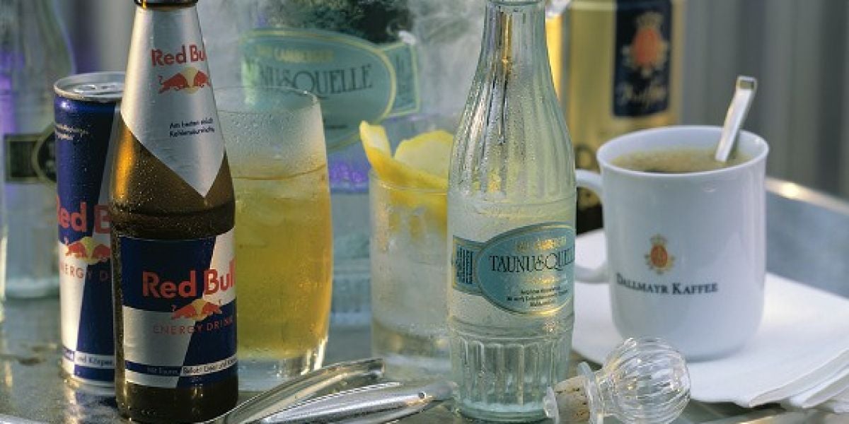 Red Bull tendrá que indemnizar a los clientes que creyeron que loa bebida "daba alas"