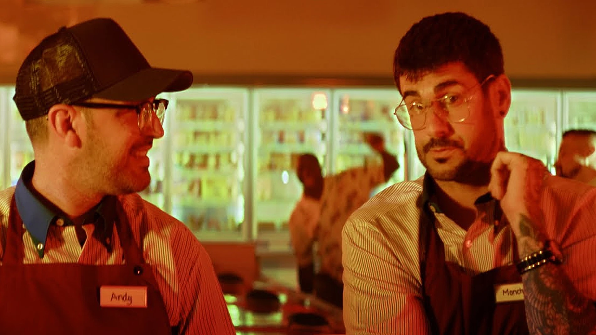 Andy Clay y Melendi en el vídeo de 'Dímelo' Andy Clay y Melendi en el vídeo de 'Dímelo'