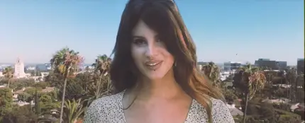 Lana del Rey en el vídeo de 'Doin' Time' Lana del Rey en el vídeo de 'Doin' Time'