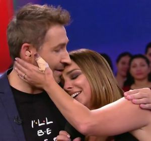 Chenoa cierra el último programa de Frank Blanco con su canción: "Todo te va a ir genial" Chenoa cierra el último programa de Frank Blanco con su canción: "Todo te va a ir genial"