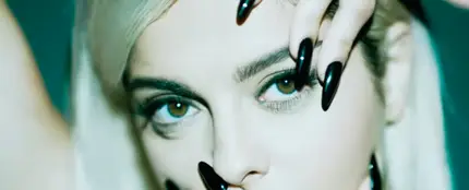 Bebe Rexha en 'Not 20 Anymore' Bebe Rexha en 'Not 20 Anymore'