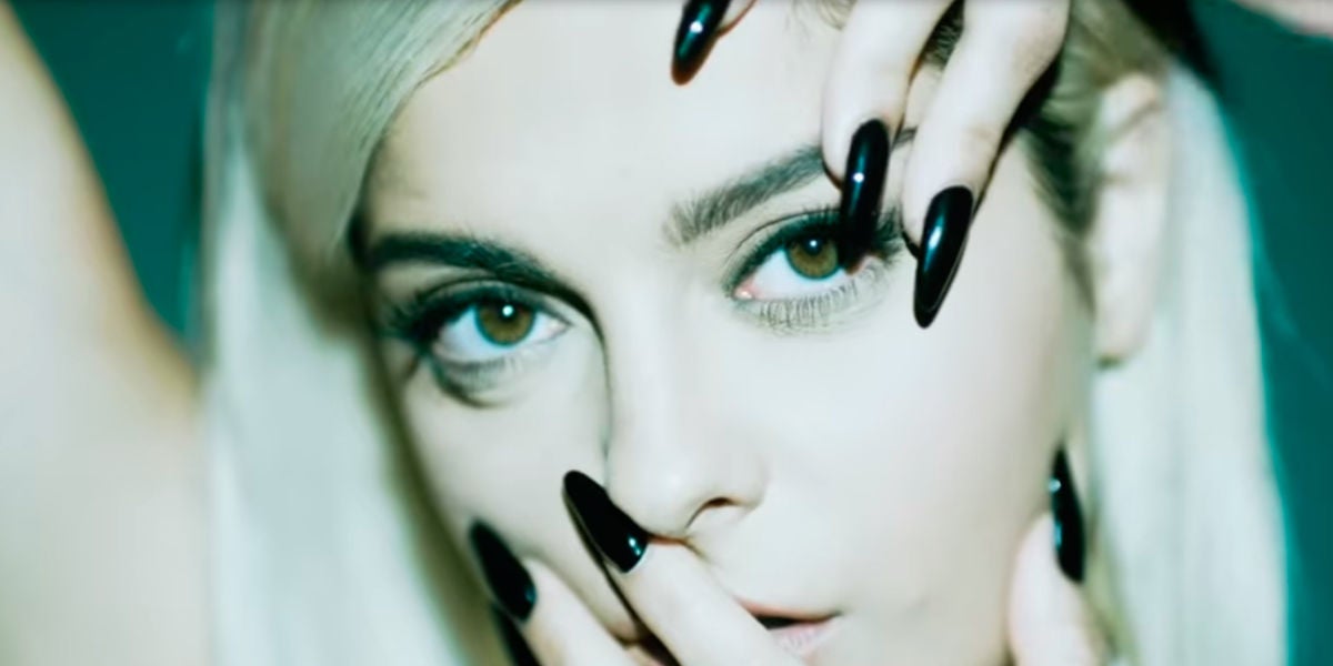 Bebe Rexha en 'Not 20 Anymore'