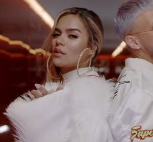 Karol G y Jhay Cortez en ‘Deséame suerte’ Karol G y Jhay Cortez en ‘Deséame suerte’
