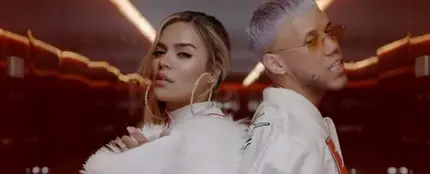 Karol G y Jhay Cortez en ‘Deséame suerte’ Karol G y Jhay Cortez en ‘Deséame suerte’