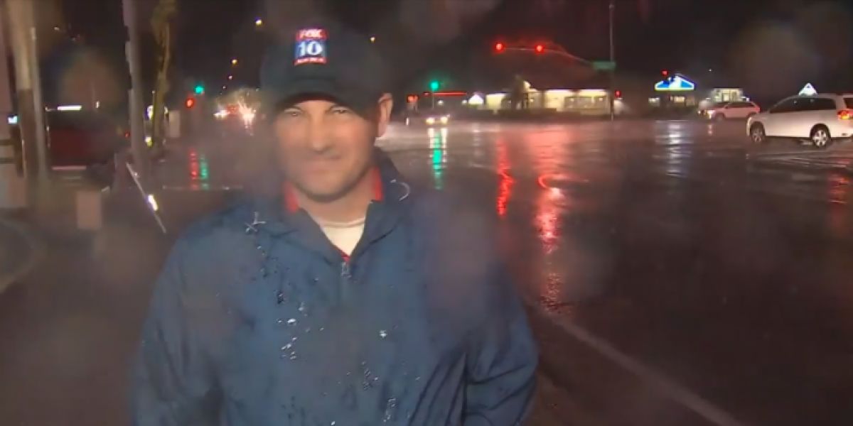 El reportero Matt Rodewalds, instantes antes de caer el rayo