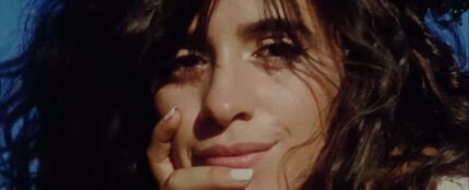 Camila Cabello en el vídeo de &#39;What Do I Know About Love?&#39;