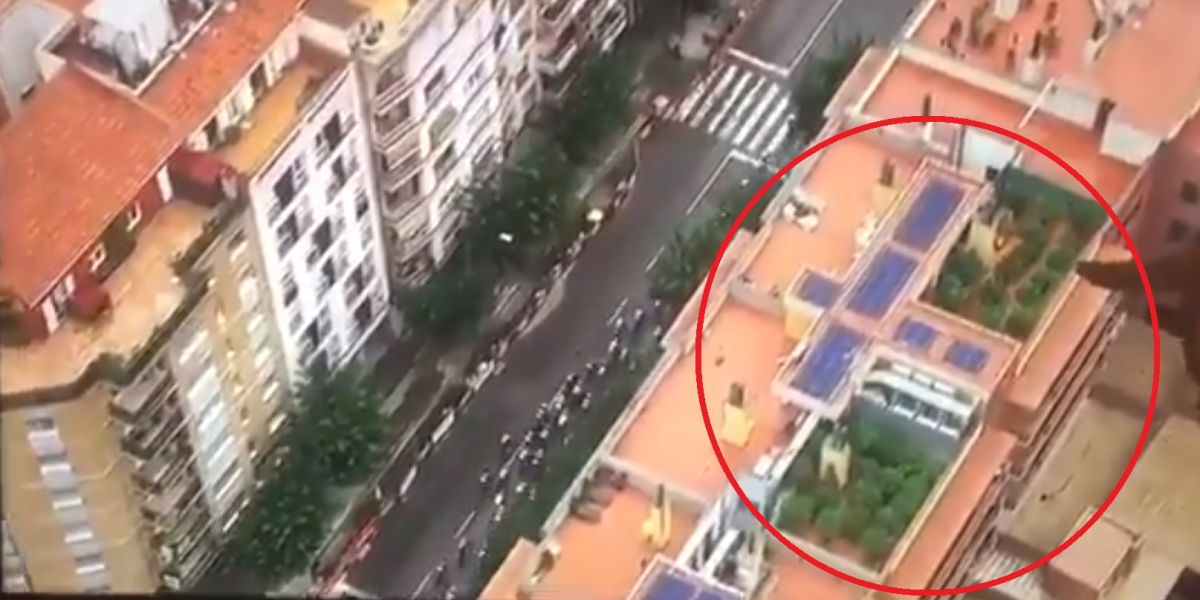 Imagen de la azotea con las plantas de cannabis tomada por el helicóptero de la Vuelta