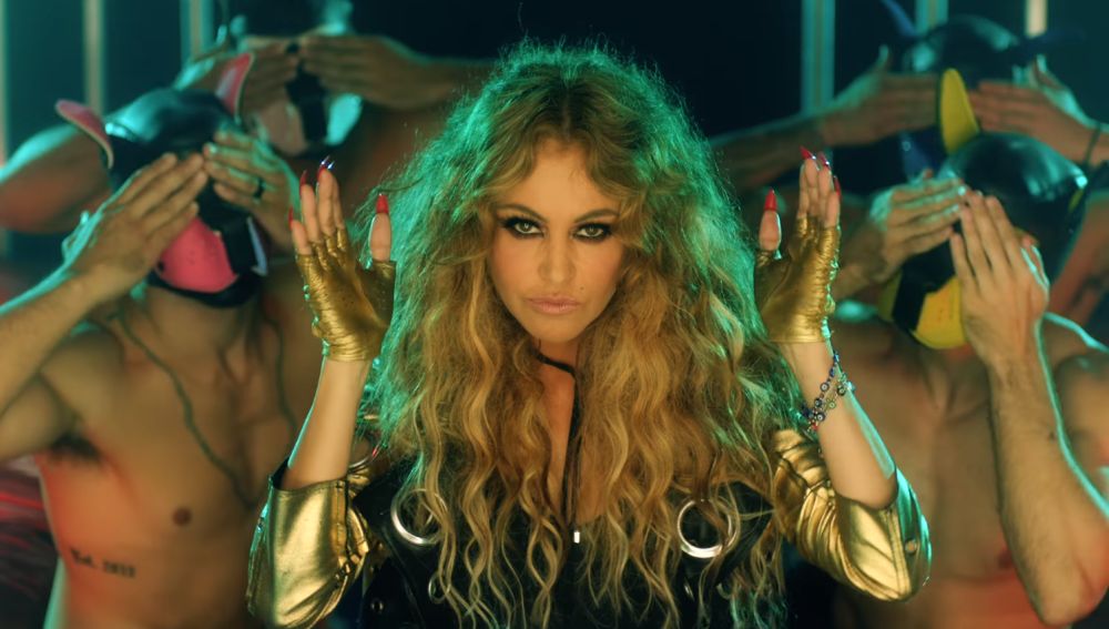 Paulina Rubio en el videoclip de 'Si Supieran'