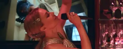 Kylie Minogue en el videoclip de 'Really Don't Like U' Kylie Minogue en el videoclip de 'Really Don't Like U'