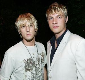 Aaron y Nick Carter durante un evento en 2011 Aaron y Nick Carter durante un evento en 2011