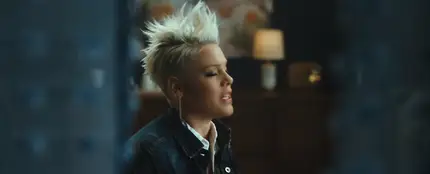 Pink en su nuevo vídeo Pink en su nuevo vídeo