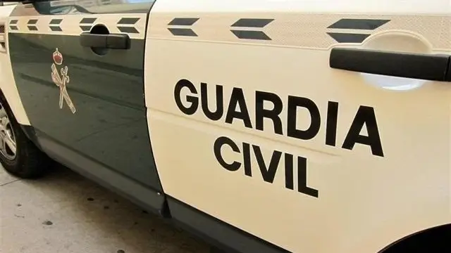 El detenido permanece en el calabozo de forma preventiva mientras se instruyen las diligencias