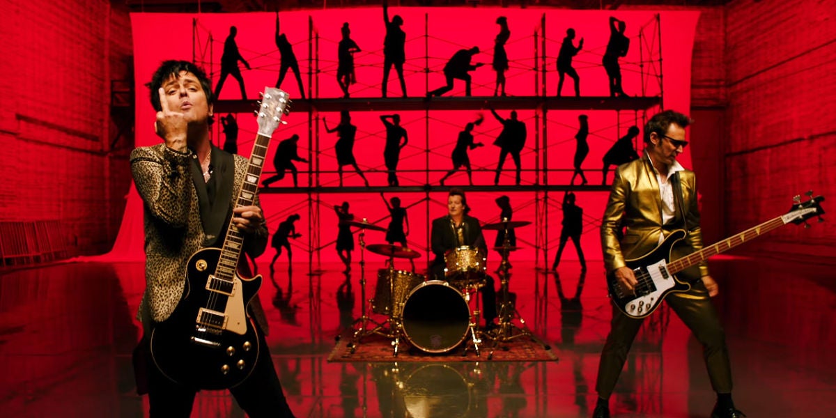Green Day en el vídeo de 'Father Of All...'