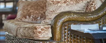 Un sofá antiguo Un sofá antiguo