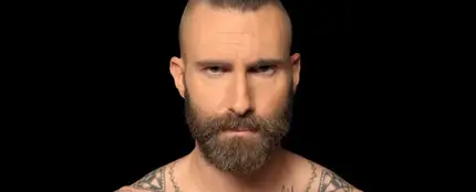 Adam Levine en el vídeo de 'Memories' Adam Levine en el vídeo de 'Memories'