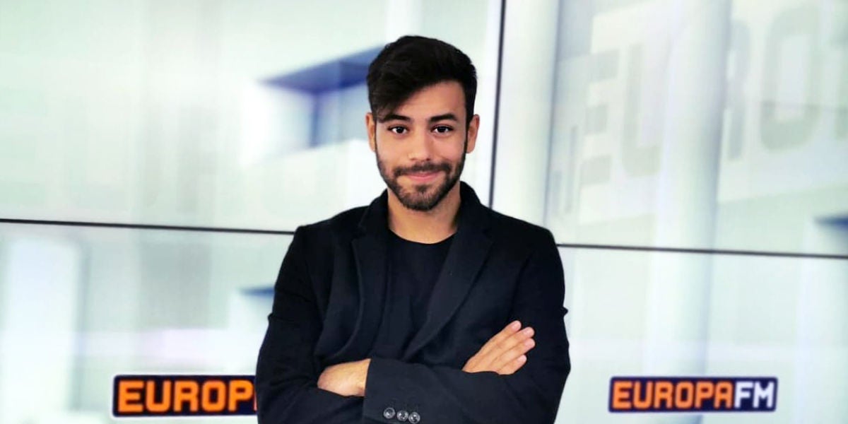 Agoney en los estudios de Europa FM