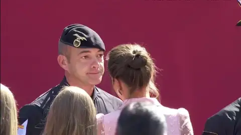 El paracaidista que ha chocado contra una farola El paracaidista que ha chocado contra una farola