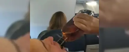 Reacción de los pasajeros en un aterrizaje de emergencia Reacción de los pasajeros en un aterrizaje de emergencia