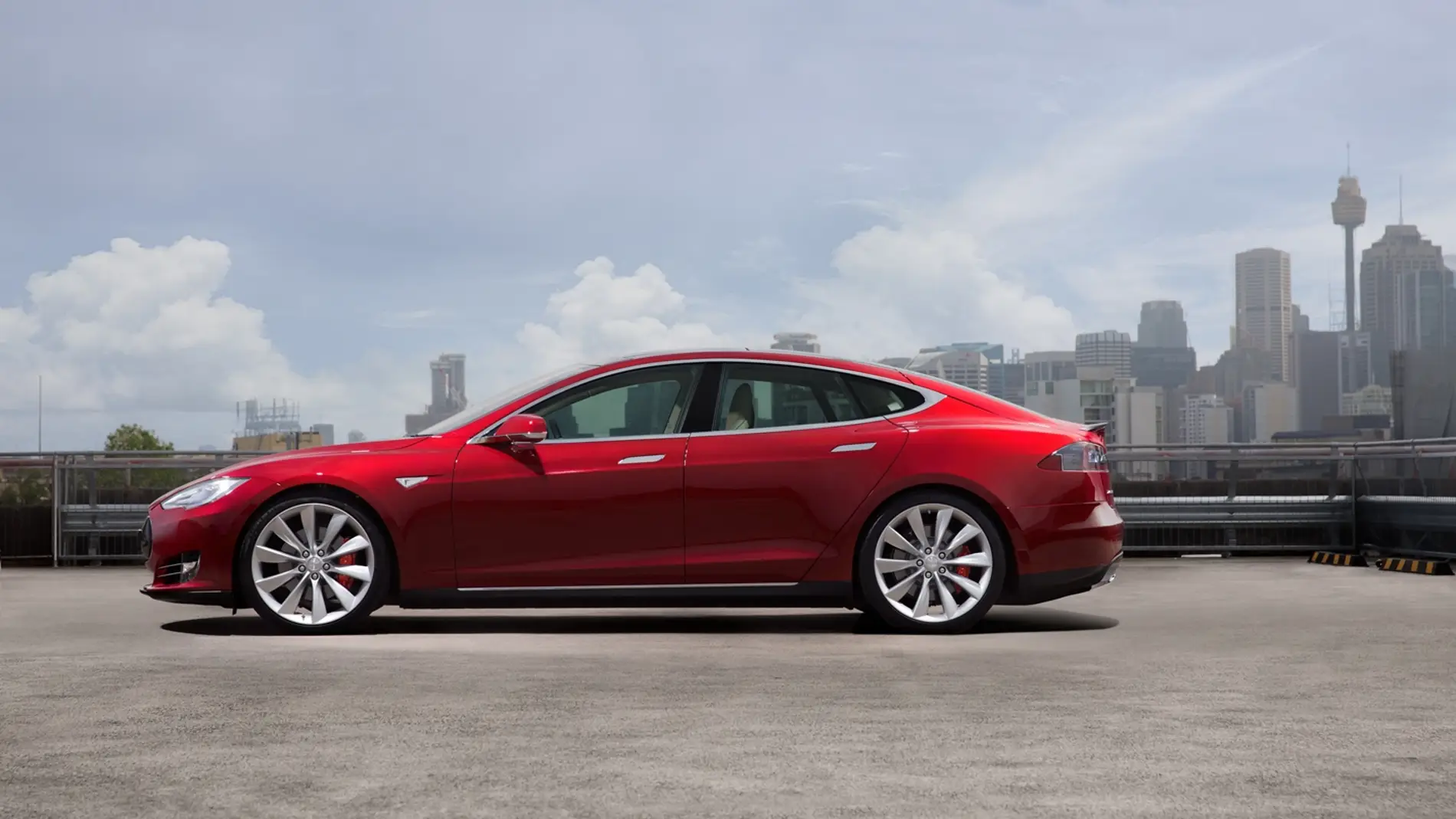 Tesla Model S title=