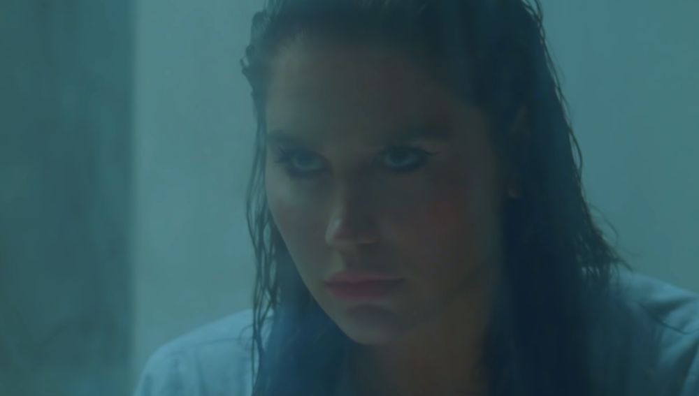 Kesha en el videoclip de 'Raising Hell'