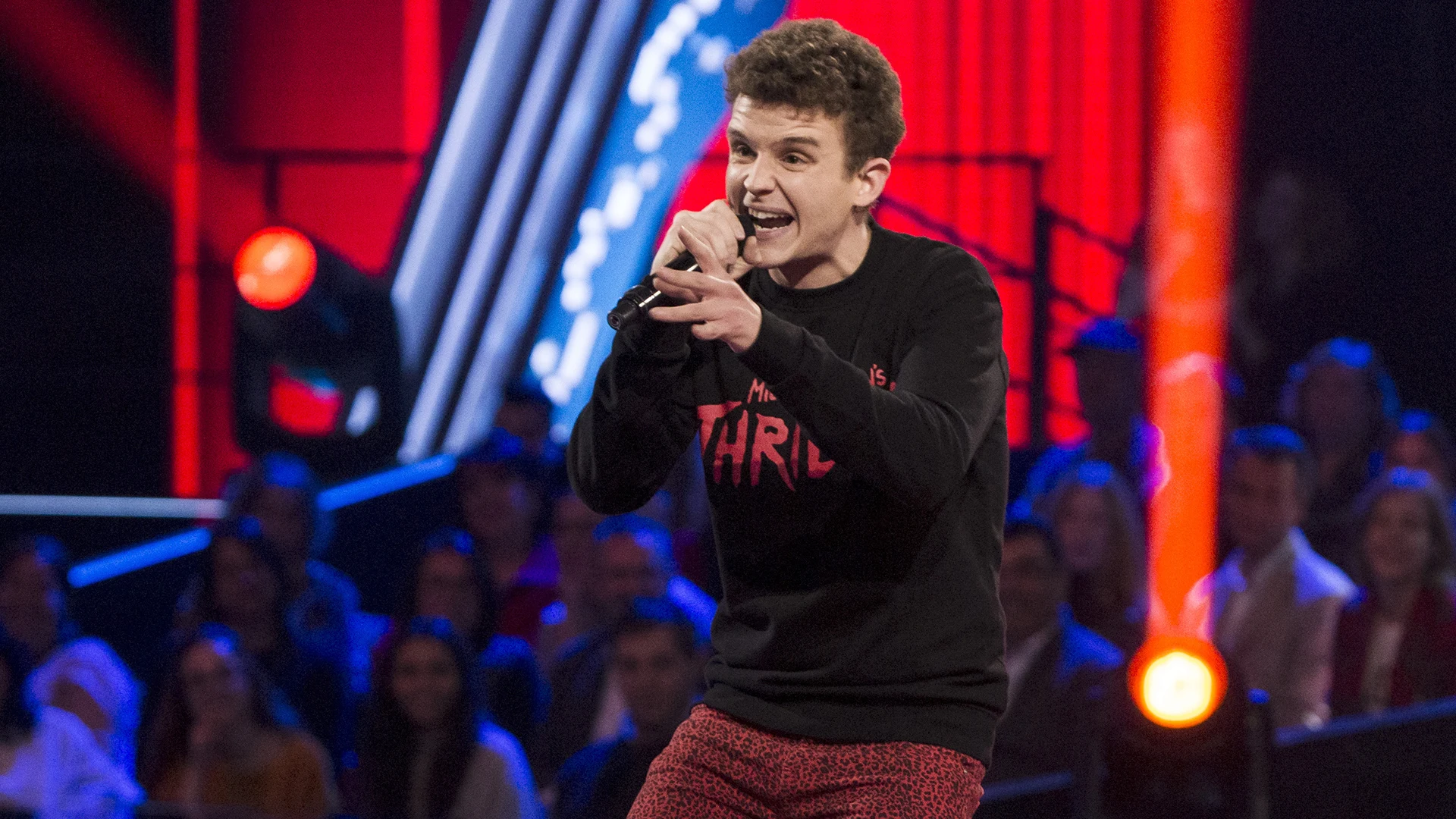 Arkano improvisa una canción con la ayuda de los asesores de ‘La Voz Kids’