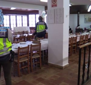 Detenidos por obligar a trabajar a sus empleados 14 horas diarias por 40 euros en Mallorca Detenidos por obligar a trabajar a sus empleados 14 horas diarias por 40 euros en Mallorca