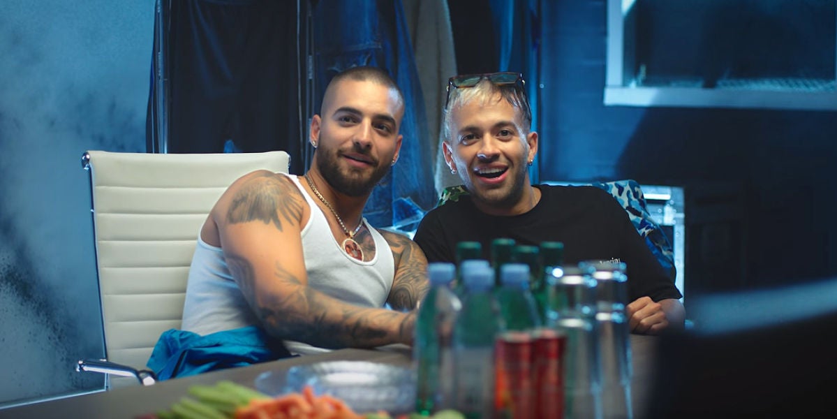 Maluma y Feid en el videoclip de 'Fresh Kerias'