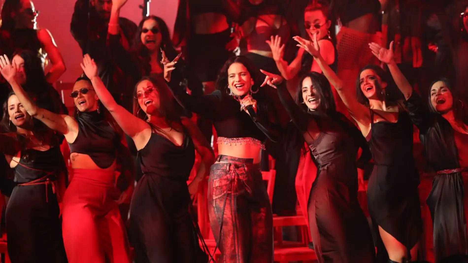 Rosalía, durante su actuación en los MTV EMAs de Sevilla Rosalía, durante su actuación en los MTV EMAs de Sevilla
