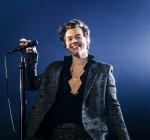 Harry Styles durante una actuación Harry Styles durante una actuación