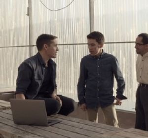 Jorge Ruiz de Maldita Nerea en el videoclip 'Extraordinario' Jorge Ruiz de Maldita Nerea en el videoclip 'Extraordinario'