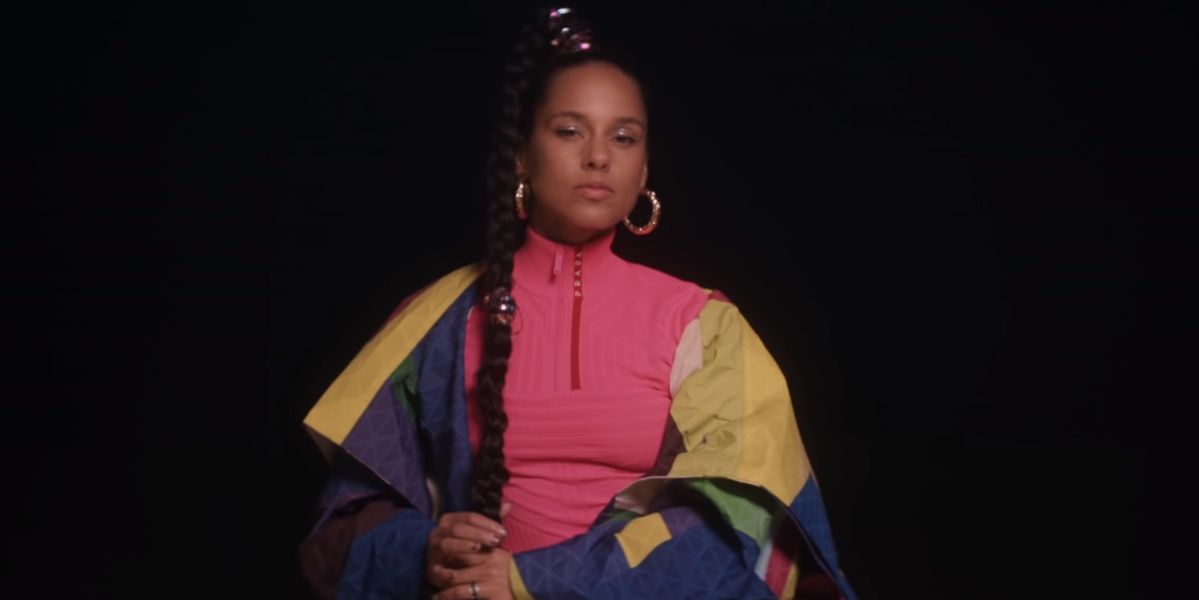 Alicia Keys en el videoclip de 'Time Machine'