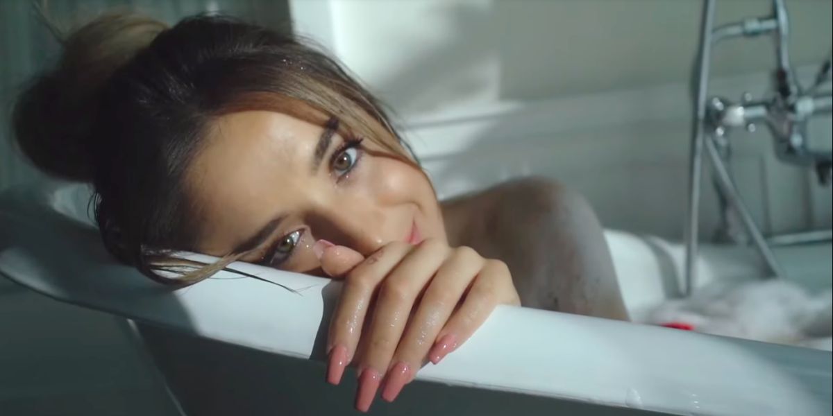 Lola Indigo (Mimi Doblas) en el vídeo de Luna