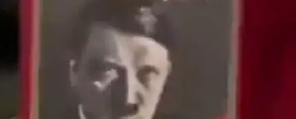 La confusión de un abuelo al regalar a su nieto el 'Mein Kampf' de Hitler en vez del videojuego 'Minecraft' La confusión de un abuelo al regalar a su nieto el 'Mein Kampf' de Hitler en vez del videojuego 'Minecraft'